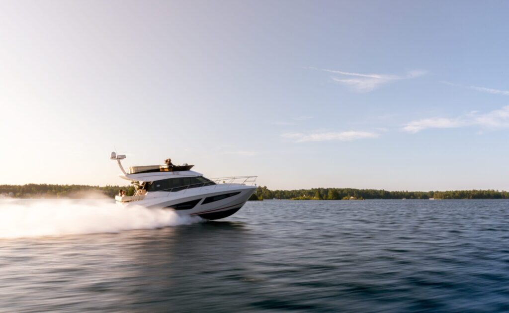 Regal Drone 42fly_running_20_110-2k-1536×943 Shop and buy New or Used boats at Best Selling Boats - Shop and buy used or new boats at Best Selling Boats.
