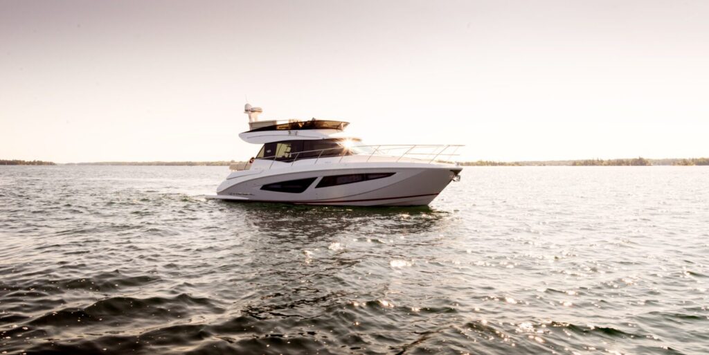 Regal Drone 42fly_running_20_213-2k-1536×770 Shop and buy New or Used boats at Best Selling Boats - Shop and buy used or new boats at Best Selling Boats.