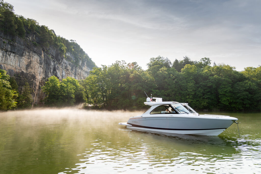 Regal Drone LS36_beauty_22_0772-2k Shop and buy New or Used boats at Best Selling Boats - Shop and buy used or new boats at Best Selling Boats.