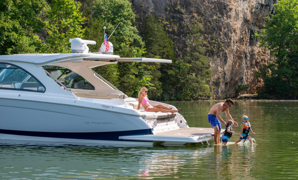 Regal Drone LS36_beauty_22_0825-2k Shop and buy New or Used boats at Best Selling Boats - Shop and buy used or new boats at Best Selling Boats.