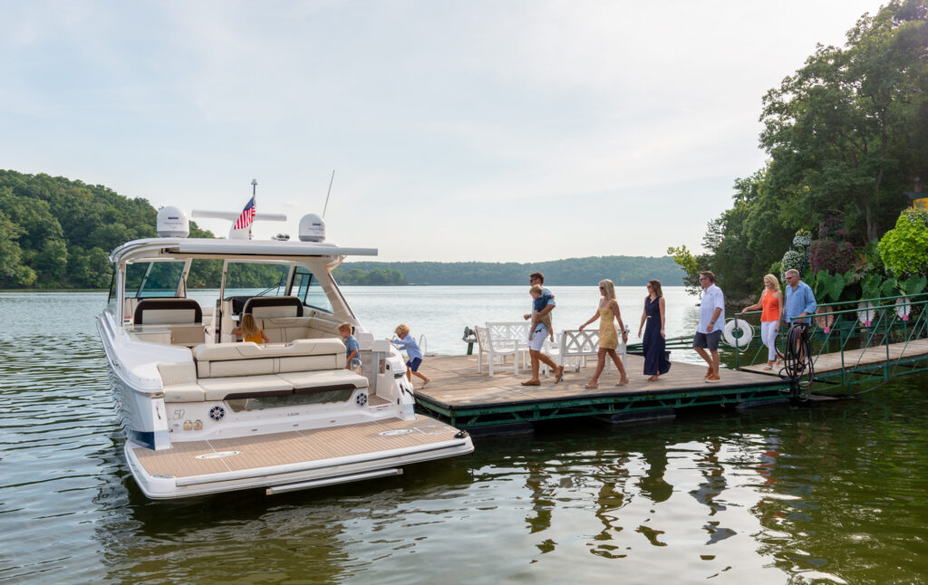 Regal Drone LS36_beauty_22_1476-2k Shop and buy New or Used boats at Best Selling Boats - Shop and buy used or new boats at Best Selling Boats.