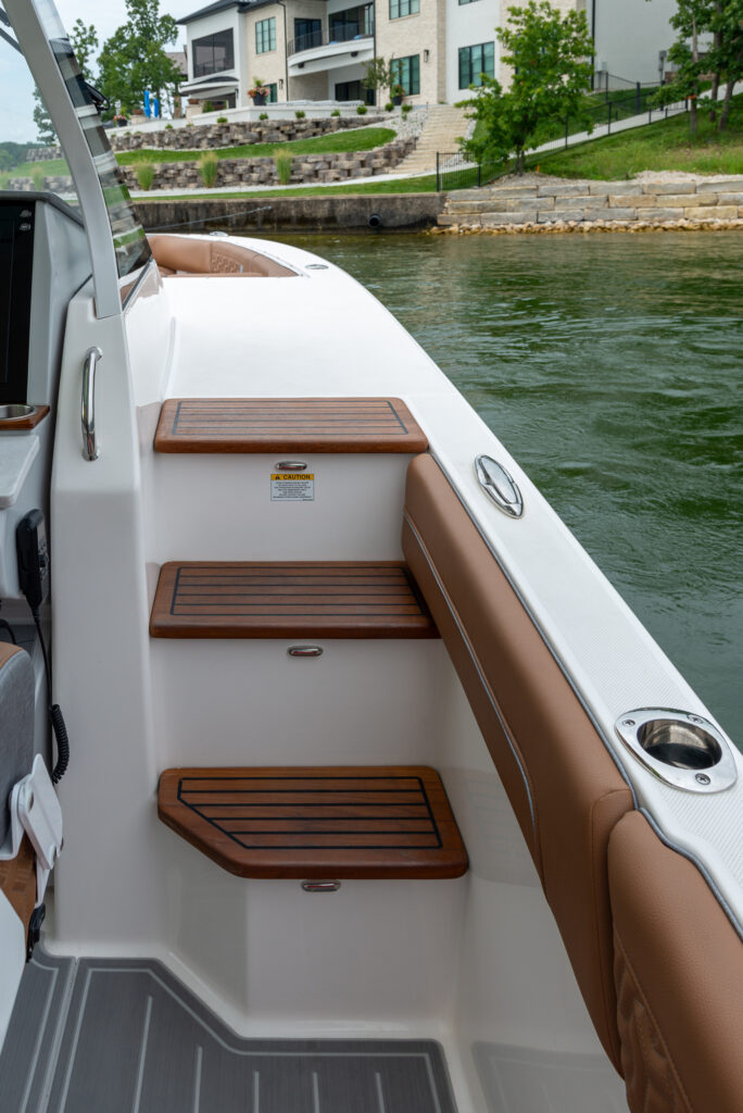 Regal Exterior 38Surf_inset_24_4541-2k Shop and buy New or Used boats at Best Selling Boats - Shop and buy used or new boats at Best Selling Boats.