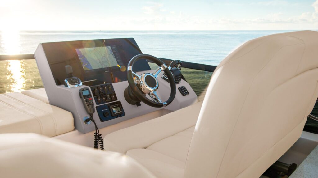 Regal Exterior 42Fly-Flybridge-Helm-1536×864 Shop and buy New or Used boats at Best Selling Boats - Shop and buy used or new boats at Best Selling Boats.