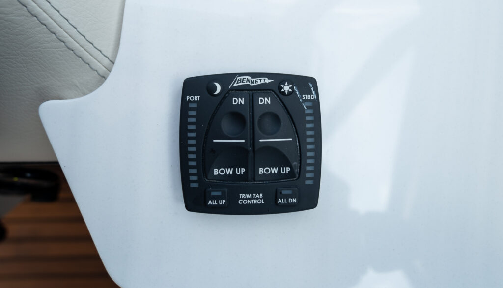 Regal Exterior download-1 Shop and buy New or Used boats at Best Selling Boats - Shop and buy used or new boats at Best Selling Boats.