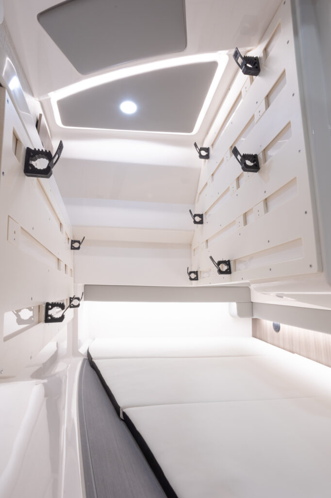 Regal Interior download-2 Shop and buy New or Used boats at Best Selling Boats - Shop and buy used or new boats at Best Selling Boats.