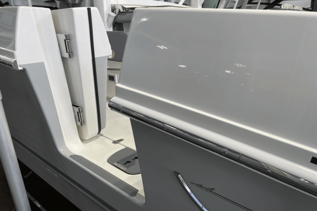 v2vmzrrlciz9axcd1uul_cropped - Shop and buy used or new boats at Best Selling Boats.