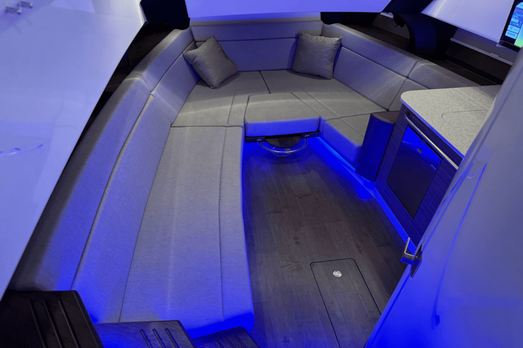 zfrs0ta04rfq6srrzato_cropped - Shop and buy used or new boats at Best Selling Boats.